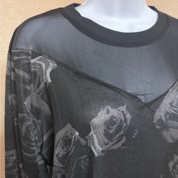 4/$15 LuLaRoe Black Rose Top - Picture 2 of 5